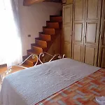 Casetta Sotto Il Monte Forato Prázdninový dům *