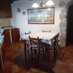Casetta Sotto Il Monte Forato *